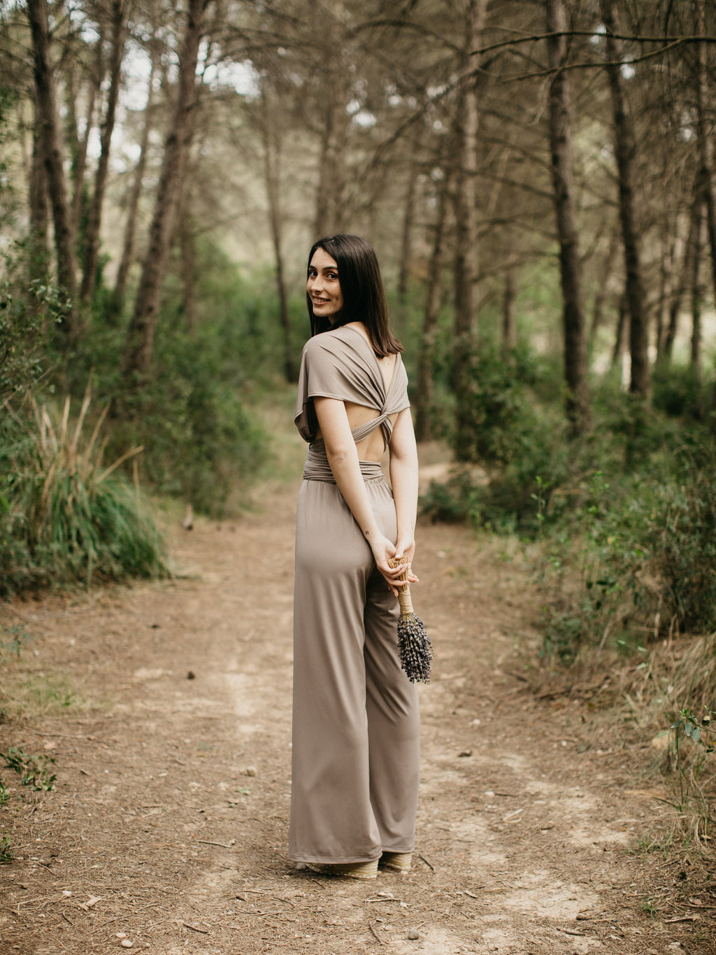 Infinity Mono – Jumpsuit mit 70+ Tragevarianten