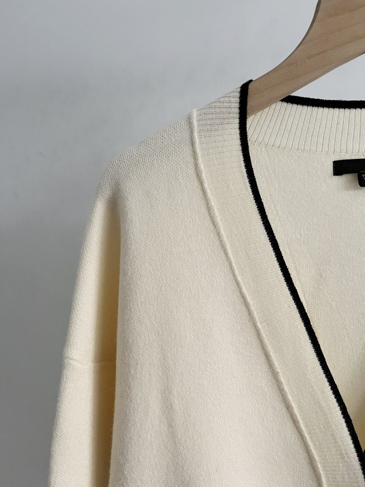 Slim fit patchwork design pocket temperament knitted cardigan sweater