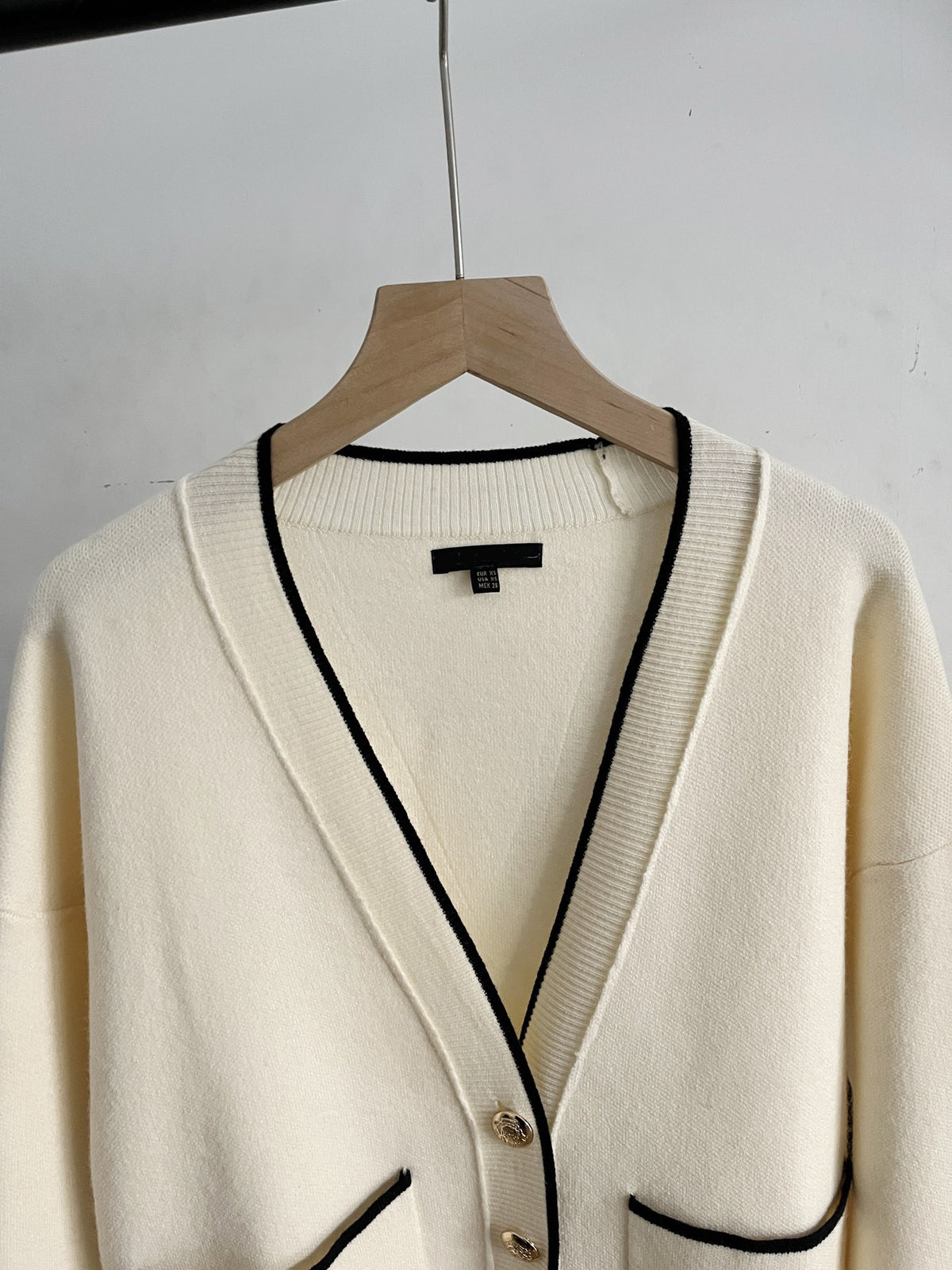 Slim fit patchwork design pocket temperament knitted cardigan sweater