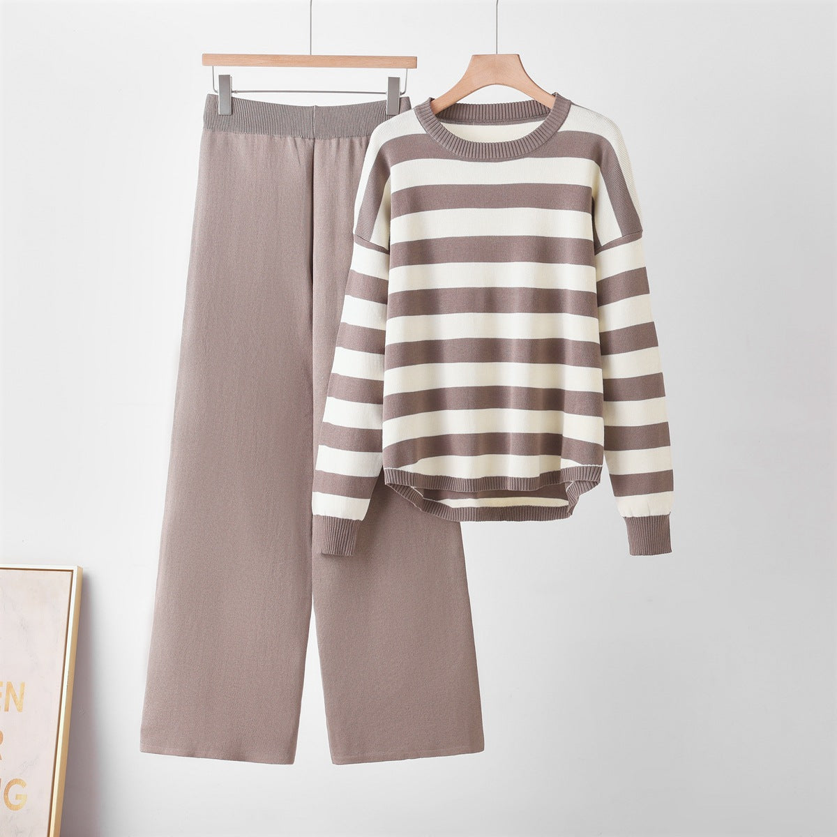 Gestreiftes Zweiteiler-Set mit Rundhals – Locker & Elegant