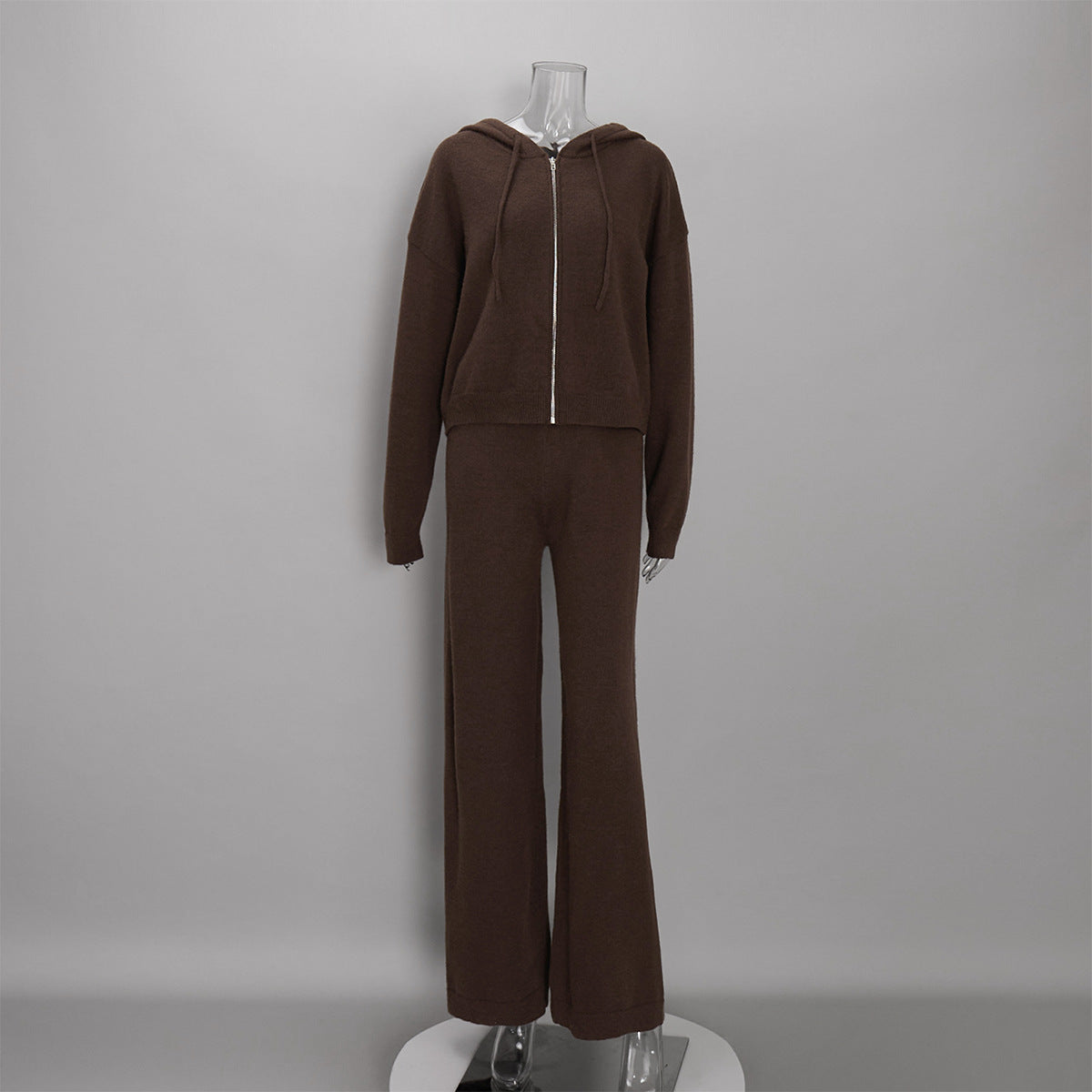 Set aus Kapuzenpullover mit Reißverschluss und weiter Hose