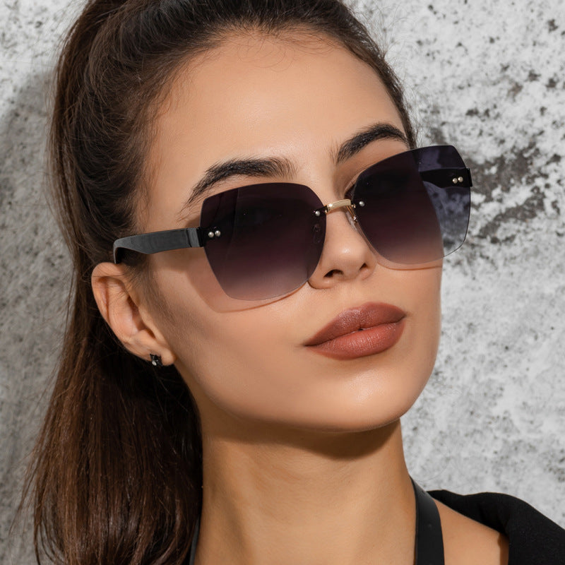 Fashion Big Frame Rice Nail Sunglasses Men And Women Tide Gradient Sunglasses Street Shot Trimming Glasses