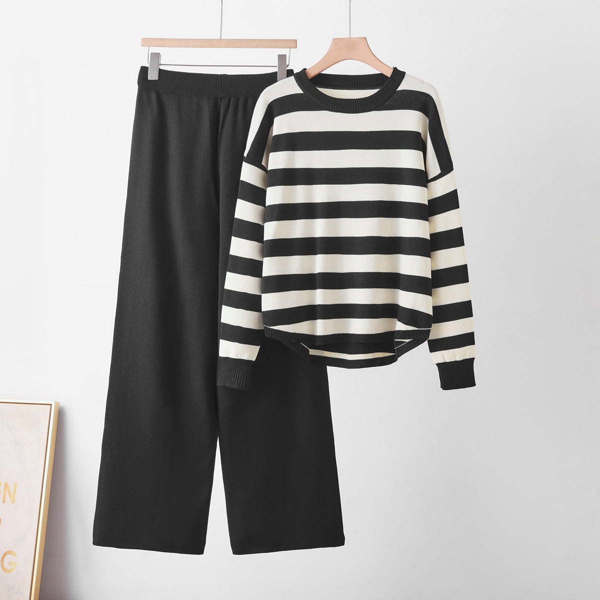 Gestreiftes Zweiteiler-Set mit Rundhals – Locker & Elegant