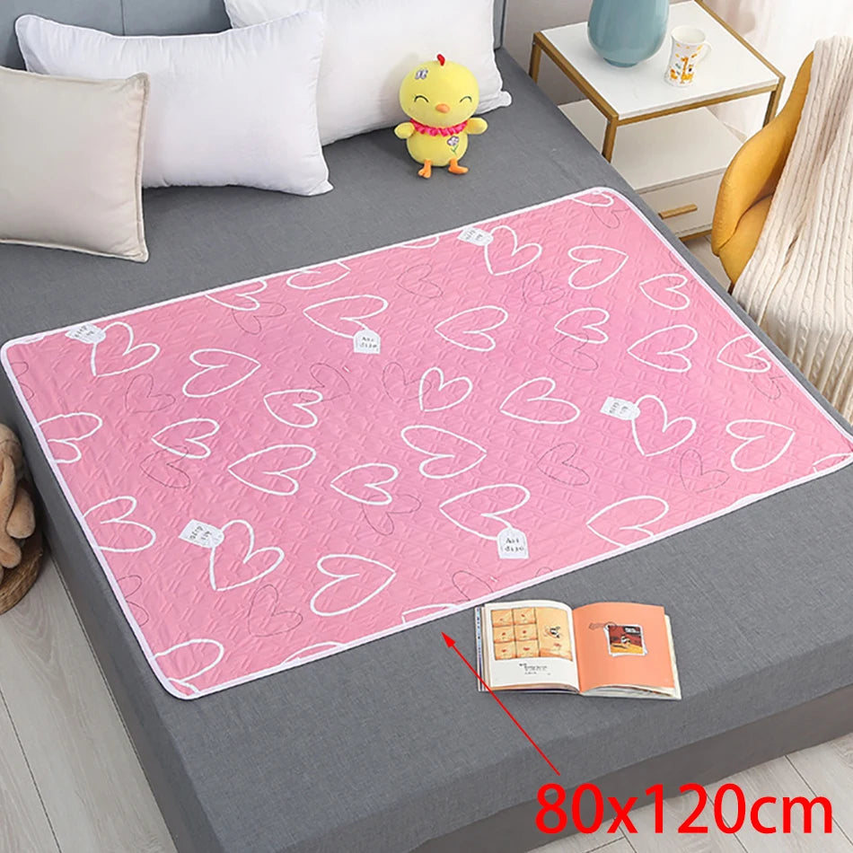 Wickelunterlage 80x120 cm – 4-lagig, wasserdicht & waschbar mit Cartoon-Motiv (Dino/Herz)