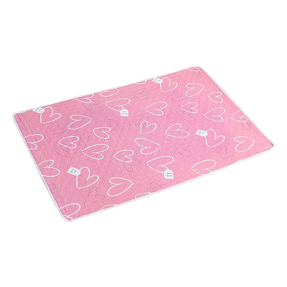 Wickelunterlage 80x120 cm – 4-lagig, wasserdicht & waschbar mit Cartoon-Motiv (Dino/Herz)