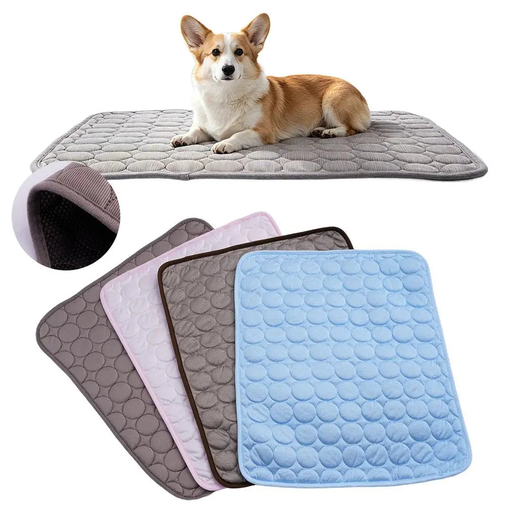 Kühlmatte für Hunde & Katzen – Eisseide, waschbar & tragbar (Sommer Schlafmatte)