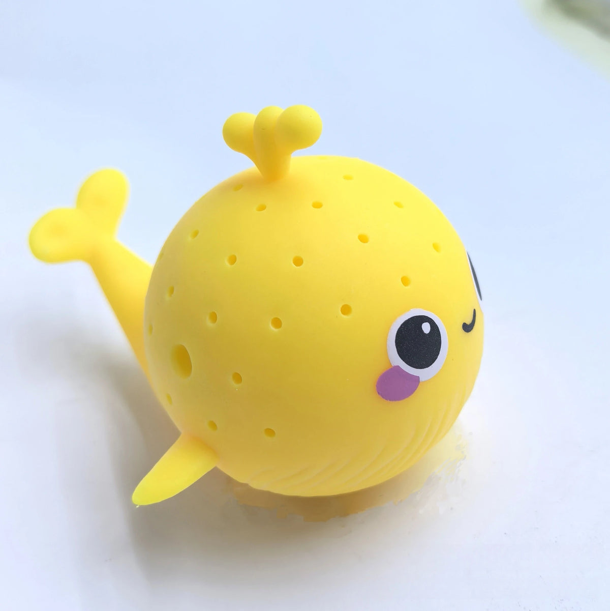 Badespielzeug Wal-Schwamm – Wasseraufsaugender Quetsch-Squishy für Kinder