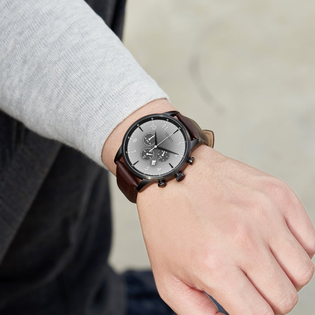 Trnda Herren-Armbanduhr | Edelstahl Schwarz | Braunes Lederband | 43mm