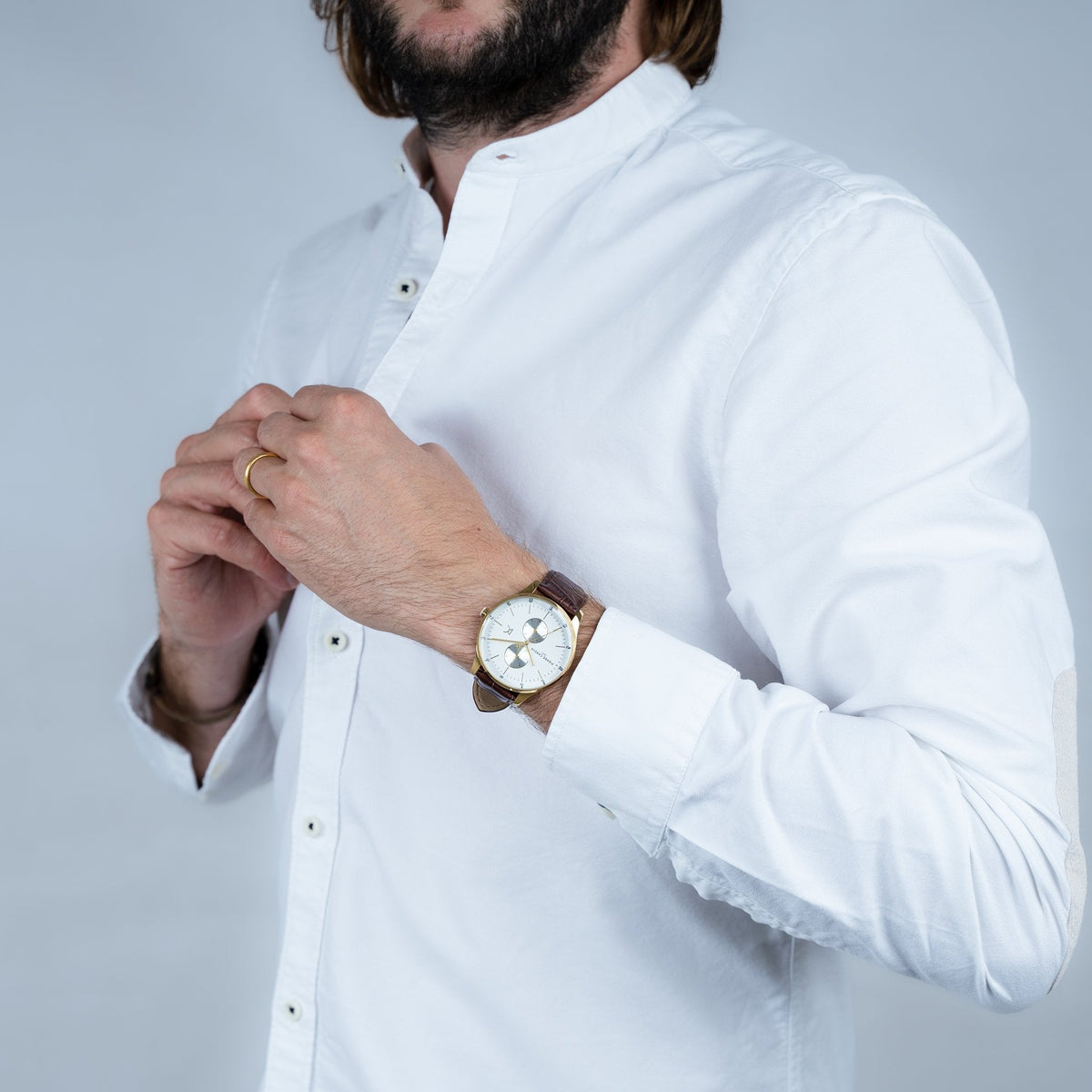 Pierre Cardin Herren-Armbanduhr | Gold Metall | Braunes Lederband | Weißes Zifferblatt | 42mm