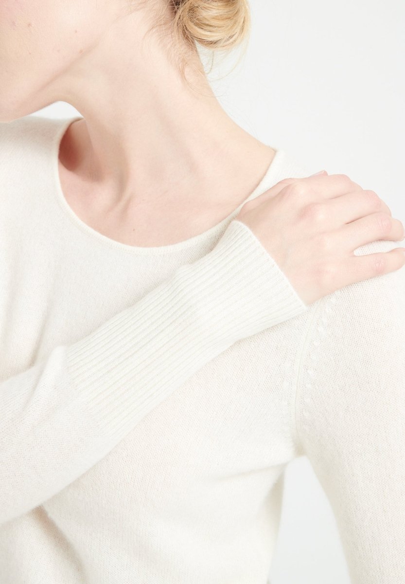 Damen Kaschmirkleid mit Rundhals – Ecru (LILLY 12)