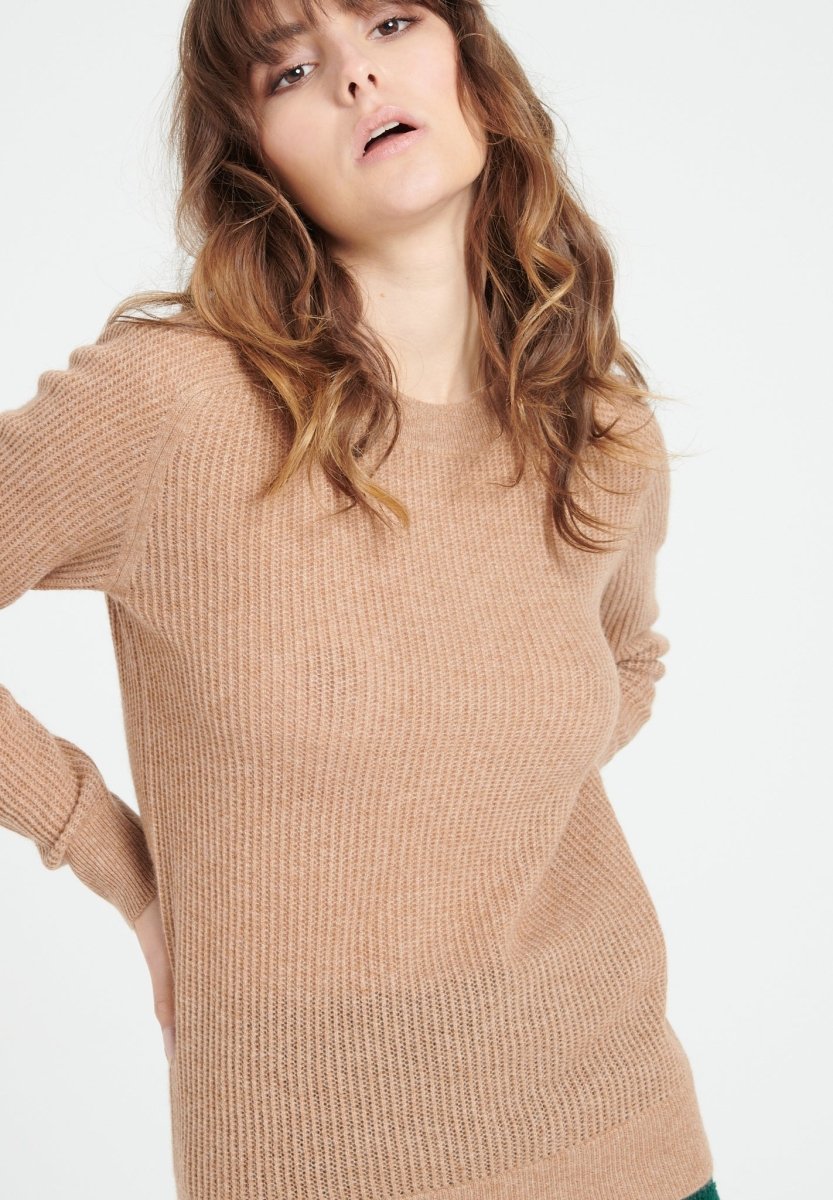 Damen Kaschmirpullover mit Rundhals und Ajour-Muster – Camel (LILLY 23)